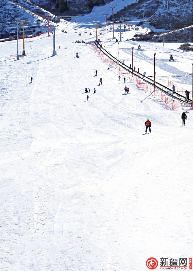 喜迎雪假 乌鲁木齐何以热“雪”沸腾