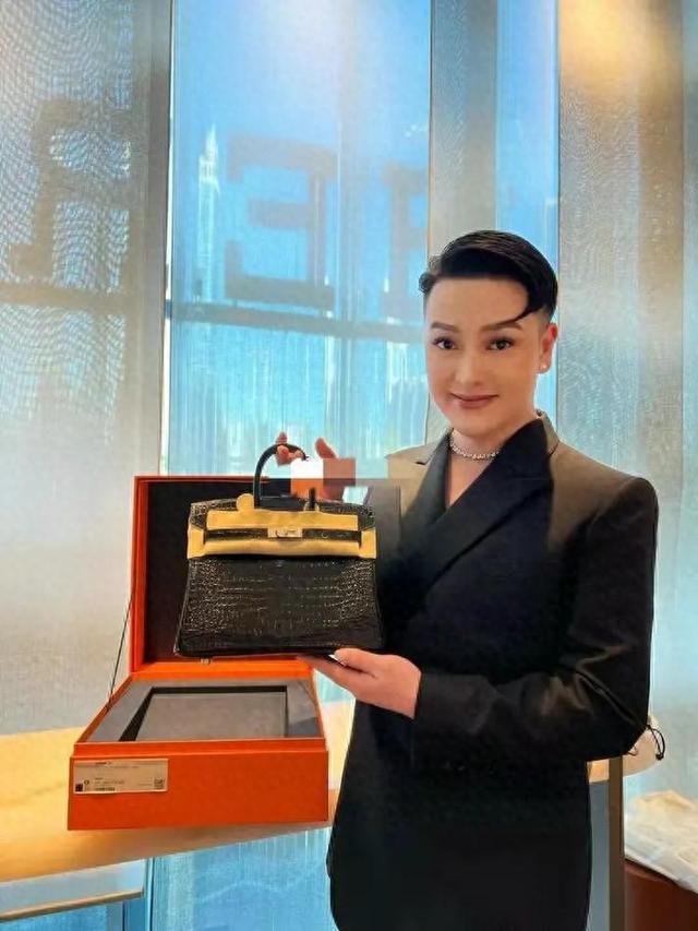 人民日报怒批！炫富、偷税749万	、跑国外	，现又来“割内地韭菜”