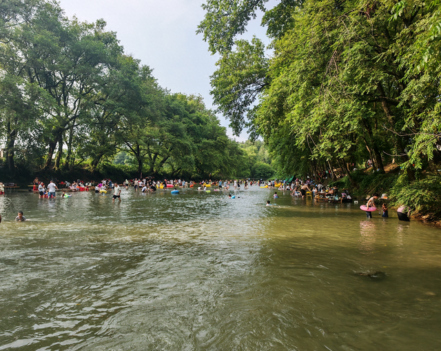 咸安马桥：今夏溯溪“浪”出圈！一湾碧水“涌动”清凉经济