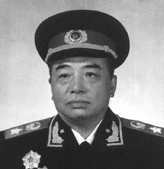 1959年，彭德怀搬离中南海，毛主席得知后吩咐杨尚昆：你去办件事