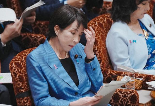 高市早苗遭围攻，日本两任首相集体批评后，石破茂也忍不住了