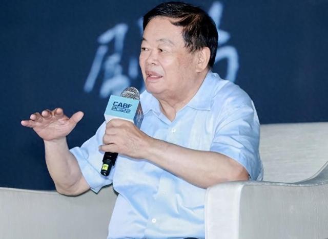 曹德旺预言成真了？我国二三十层的电梯房，或将面临同一个结局？