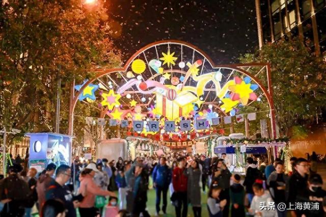 外滩这里人气“爆爆爆”！300㎡真冰滑冰场+马戏表演，冬日嘉年华梦幻启航啦！