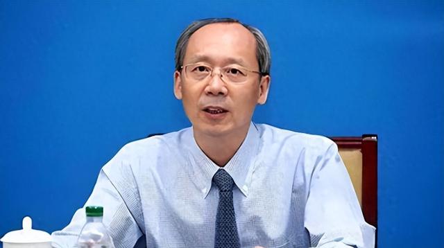 教育部扔下重磅炸弹：2026年开始，全国一律不准再买校外商业试卷