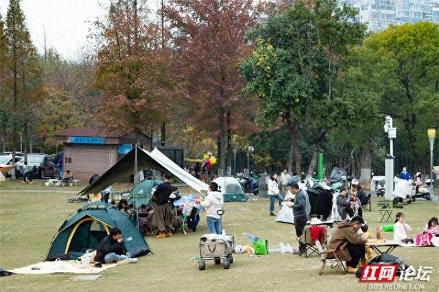 在株洲的钢琴广场，遇见一个被阳光烘焙的周末