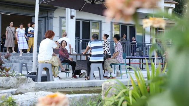 小关乡飞水村：清凉民宿里，唱响夏日慢生活