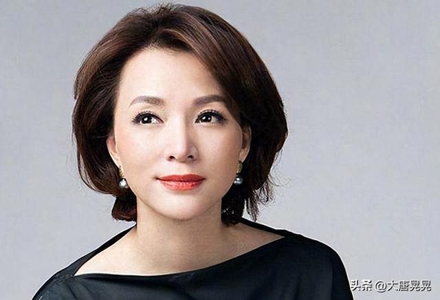 董卿之前的三位同龄冻龄女神级主持人依然风采依旧