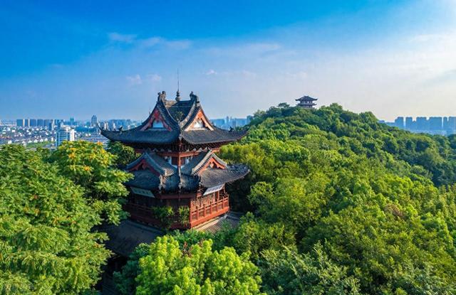 绍兴府山公园堪称会呼吸的立体史书，99%的外地游客都可能错过