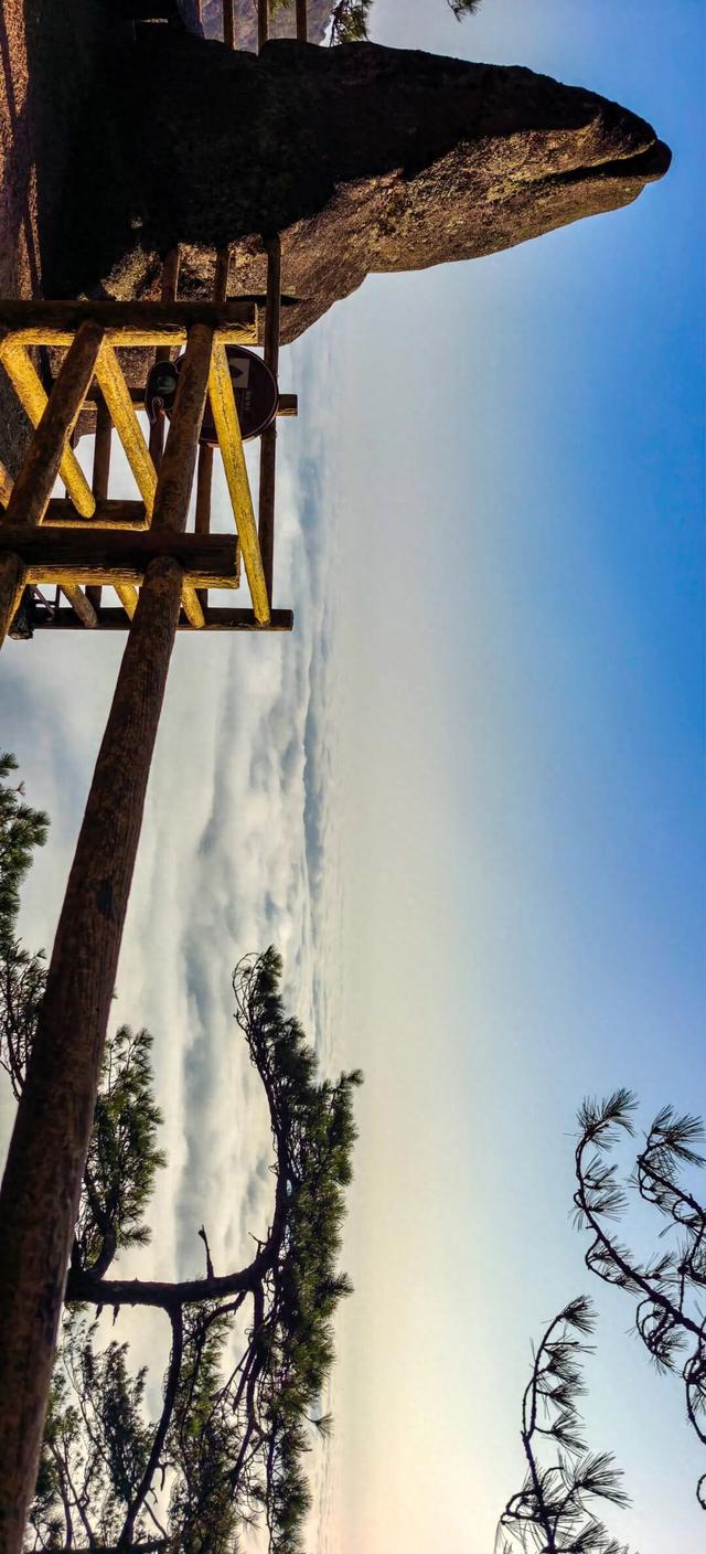 谁懂啊！今日明月山的云海简直在掌心流动！