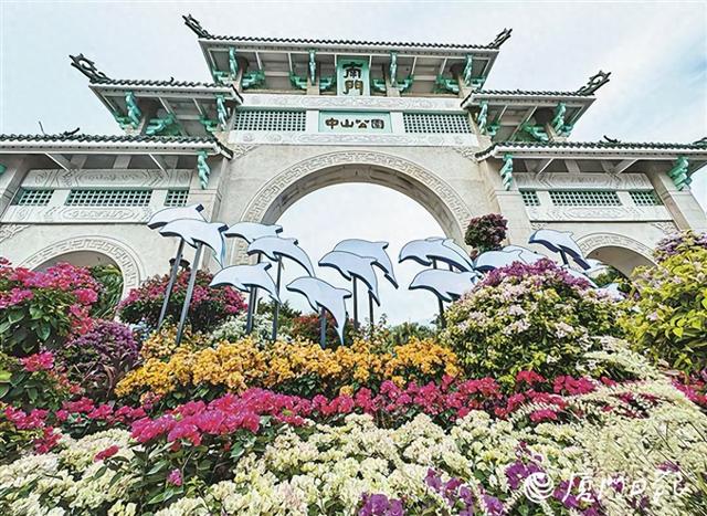 多彩花境庆佳节！白天赏花、夜晚赏灯超出片