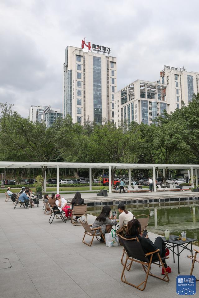 重庆：闲置厂房变身网红打卡新地标