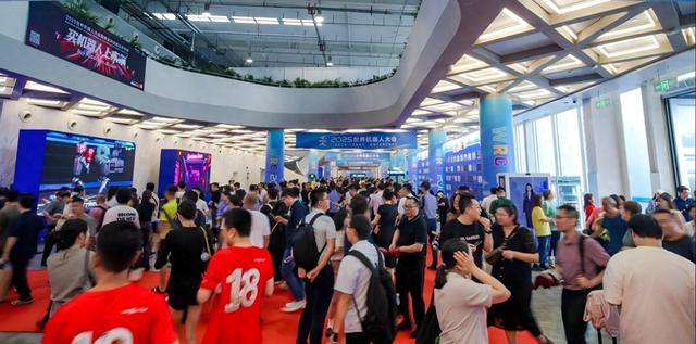 用得起来 还有“人样” 2025世界机器人大会人满为患