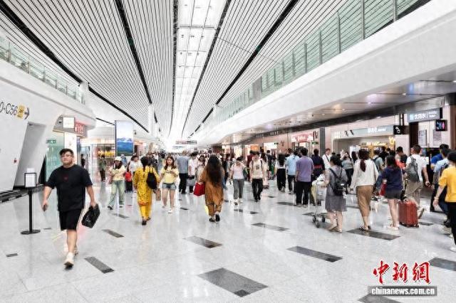 今年暑运北京大兴机场运送国际及地区旅客量超百万人次