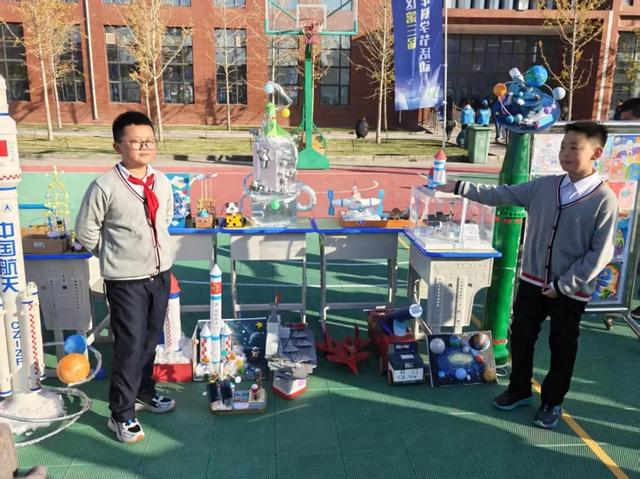 科技筑梦创未来！兴庆区第三届青少年科学节精彩绽放