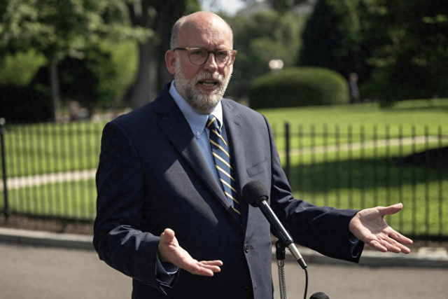 死神vs火影沃特改版多人物手机版（沃特化身死神收割官僚特朗普授意裁撤民主党机构）