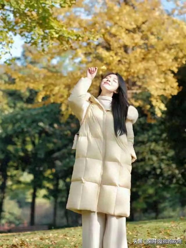 河南郑州一校花好漂亮, 身高168cm体重46kg ,美的让人移不开眼