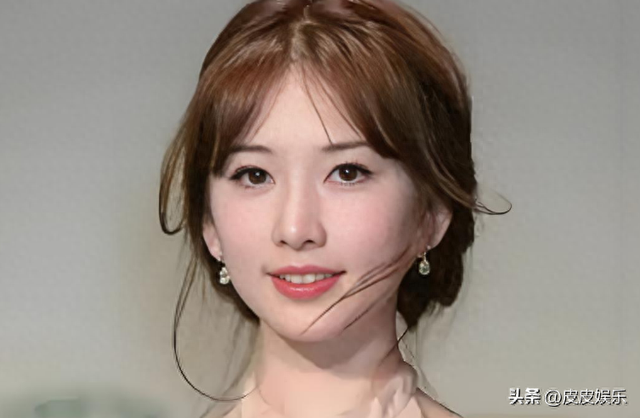 50岁林志玲婚后生活曝光，家务全包全家8点睡觉，儿子读国际学校