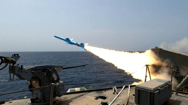 伊朗举行12日战争后第二次大规模导弹演习，模拟打击海陆目标