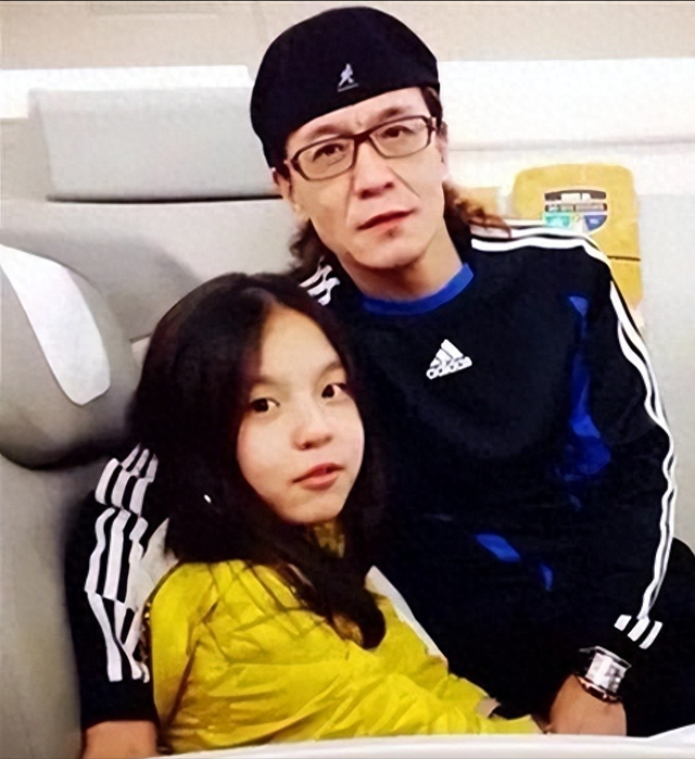 离世仅7年，李咏也没想到，自己23岁的女儿走上了一条“不归路”