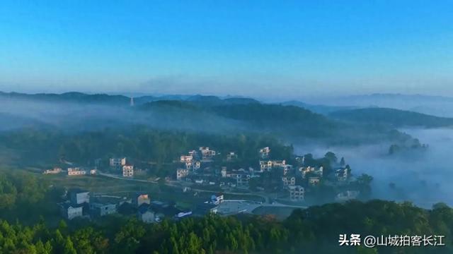 贵州铜仁头号大县，交通令人又爱又恨，景点名称像武侠小说目录？