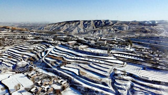 安定区：雪景如画 悄缀山河