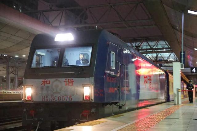 从昆明出发！乘“星光·澜湄号”旅游列车，开启5天4晚的滇西探索之旅