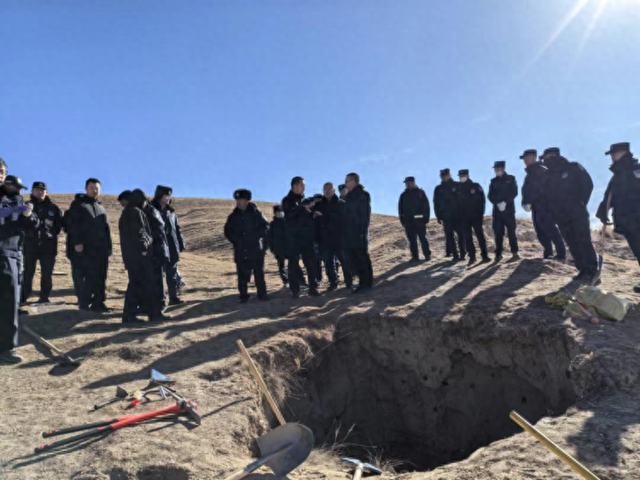 青海警方侦破一起长达16年命案积案：两名犯罪嫌疑人被缉拿归案，警方在高原上挖地40立方米找到部分遗骸