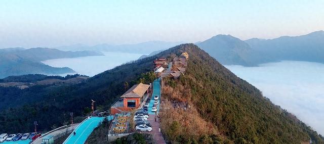 双牌：首批江苏游客抵达云台山 被日出云海震撼