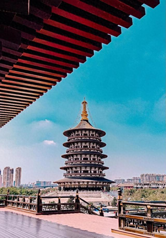 和老伴去洛阳，住了一个月，我实话实说：跟网上说的不太一样