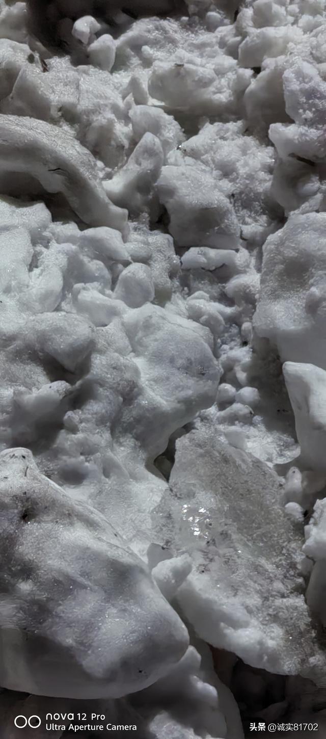 世界破破烂烂，总有一些人缝缝补补