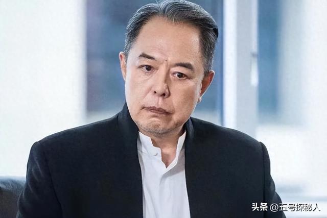 表面德高望重，背地里一肚子坏水，这四位老艺人太让人意外了