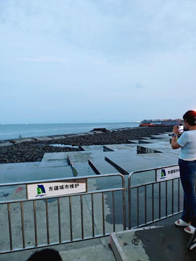 亲海公园涨潮期间关闭下海口？你怎么看？