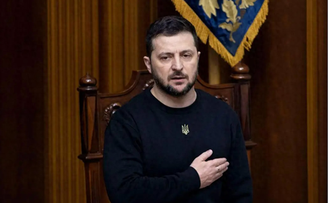 特朗普强硬逼迫，泽连斯基无路可走，他会逃亡吗？