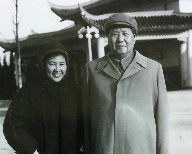 毛主席去世仅一年，时任北京市委书记就被开除党籍：我是党的女儿