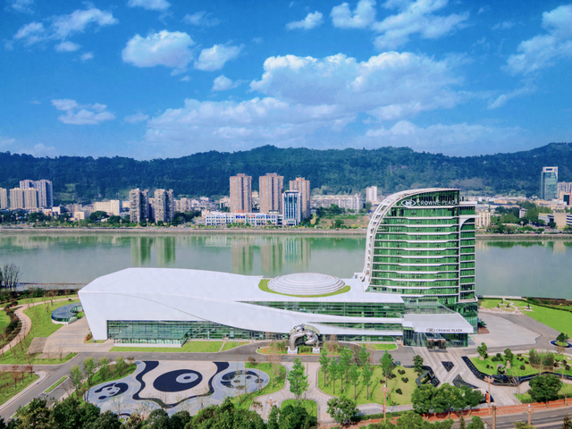 2025年雅安市“金熊猫”旅游服务质量等级单位速览→