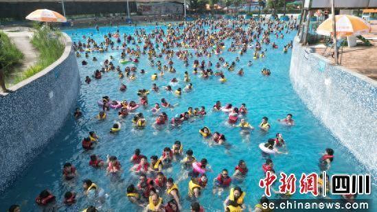达州通川：暑期旅游市场持续升温 夜游经济与水上狂欢成新引擎