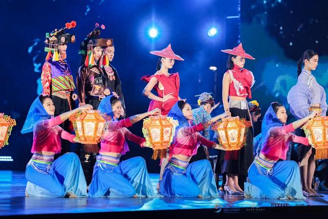 2025年海上丝绸之路国际文化旅游节开幕  非遗与时尚结合重塑泉州城市品牌