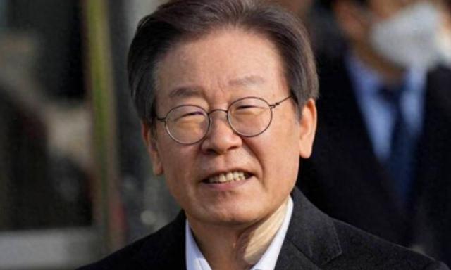 李在明对美国“举白旗”了！全球经济前十国家中，只剩4国还没有对美妥协，中方不会后退一步