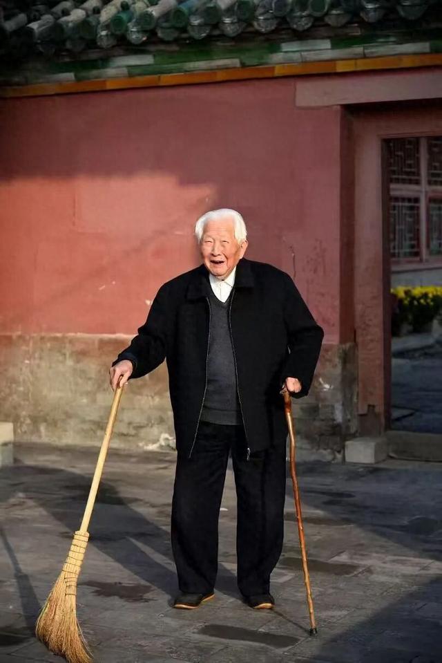 情怀与守护！耿宝昌的103岁和70年