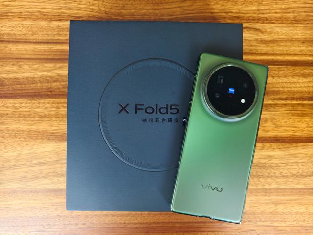 vivo X Fold5上手体验：折叠屏旗舰的「全面进化」