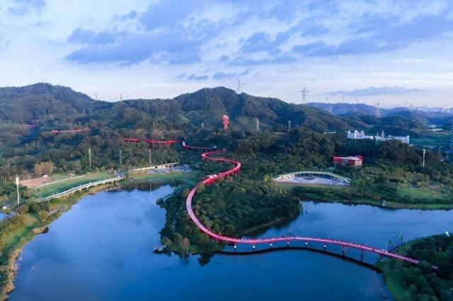承包双节多元快乐！2025如虹嘉年华“动感”正燃