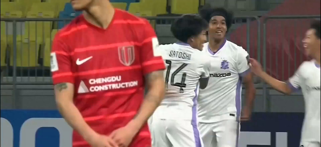 1-1！蓉城后防漏人，加藤陆次树破门，广岛仅落后9分钟就扳平！