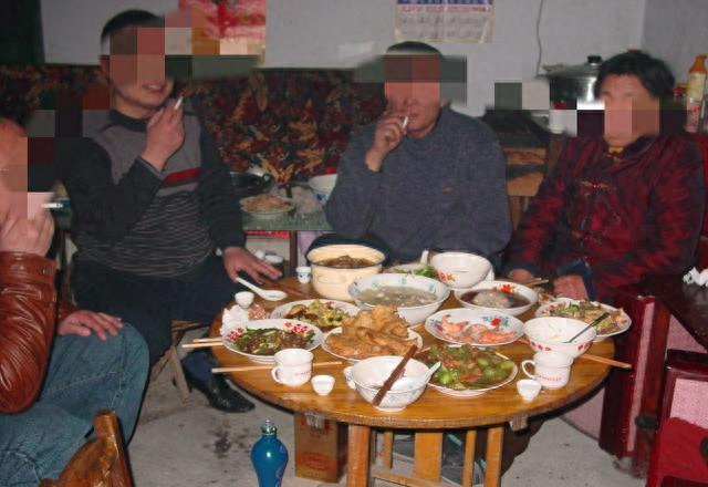 喝茶、酗酒和抽烟是父亲生命的三部曲，却是我一辈子深恶痛绝的事