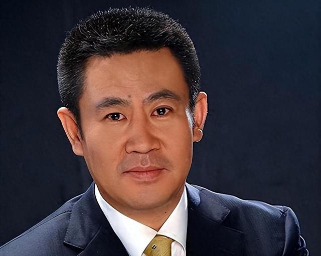 退休6个月还没享福就去世，一辈子无儿无女，他比罗京更令人惋惜