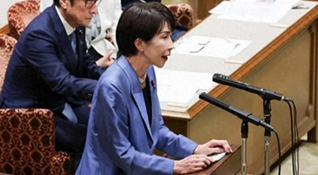 高市早苗终于开口道歉？她对华态度转变，和一个人脱不开干系