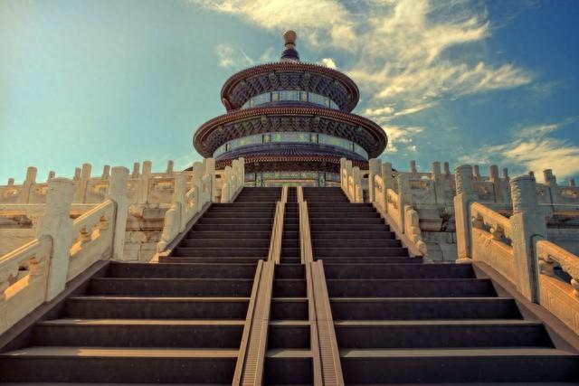 天坛台阶暗藏玄机：三音石上脚步声变悠扬乐声
