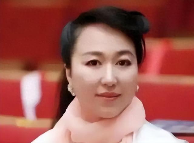 汪峰发文传来噩耗，52岁突然离世，死因曝光，不值得同情