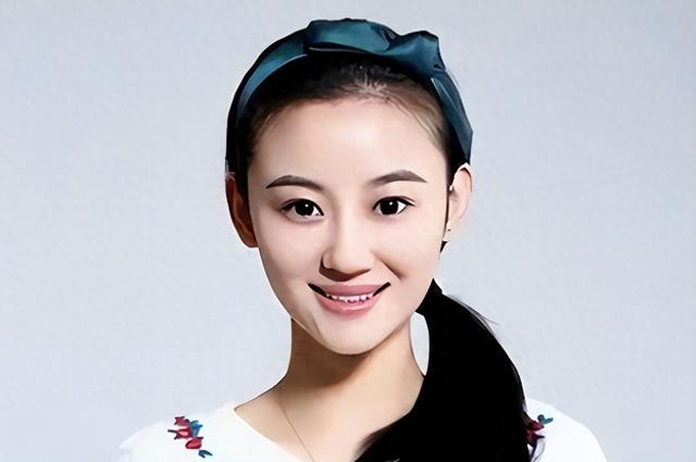 原来她早已去世，26岁全身溃烂因癌症而亡，被家人“吸血”多年！