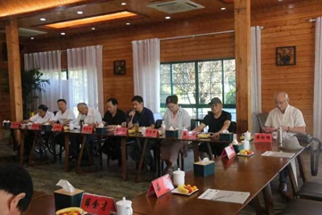 盐城市大丰区荷兰花海文化传播交流中心秋季工作会议召开