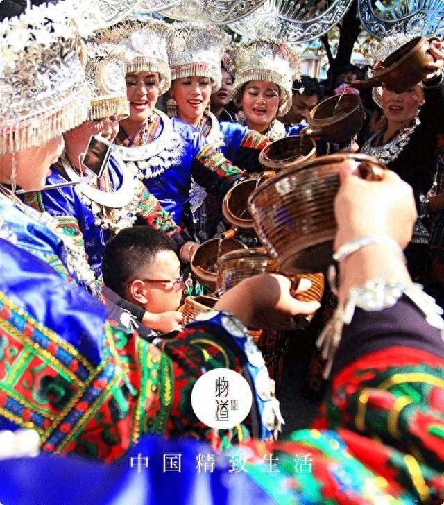 吃完这席长桌宴，要从少年到白头